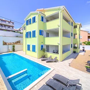 Apartman Mali Nono, Salatic